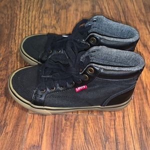 Levi’s high top black shoes NWOT